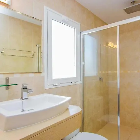 Puerto Del Carmen Sleeps 6 Air Con Wifi *