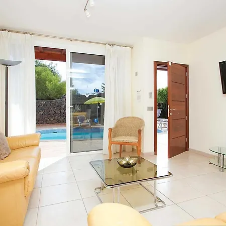 Puerto Del Carmen Sleeps 6 Air Con Wifi Villa *